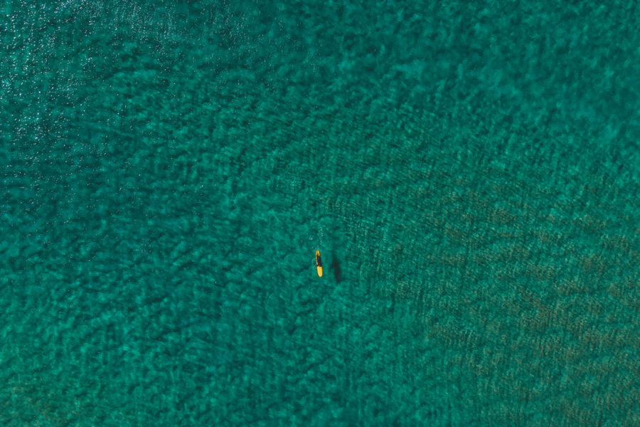 Surfeur vu du ciel